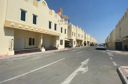 فيلا - 4 غرف نوم - 4 حمامات للايجار في Al Sakhama - الدوحة