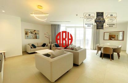 Penthouse - 3 Bedrooms - 4 Bathrooms for rent in Floresta Gardens - Floresta Gardens - The Pearl Island - Doha