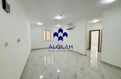 Apartment - 2 Bedrooms - 2 Bathrooms for rent in Bin Omran - Fereej Bin Omran - Doha
