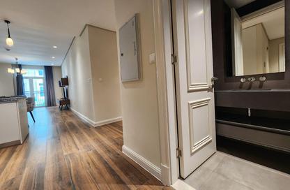 Apartment - 2 Bedrooms - 4 Bathrooms for rent in Floresta Gardens - Floresta Gardens - The Pearl Island - Doha