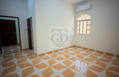 Apartment - Studio - 1 Bathroom for rent in Duhail Villas - Al Duhail - Doha Apartment - Studio - 1 Bathroom for rent in Duhail Villas - Al Duhail - Doha