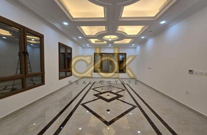 Villa - 5 Bedrooms - 6 Bathrooms for rent in Lusail City - Lusail