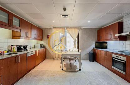 Apartment - 2 Bedrooms - 2 Bathrooms for rent in Tower 4 - Porto Arabia - The Pearl Island - Doha