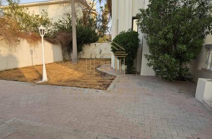 Compound - 3 Bedrooms - 5 Bathrooms for rent in Al Sadd Road - Al Sadd - Doha
