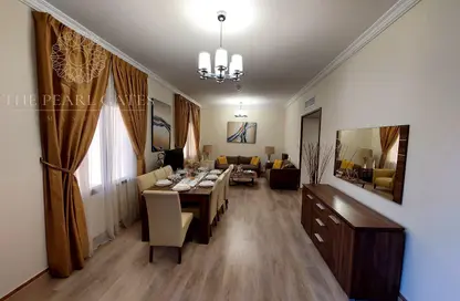 فيلا - 3 غرف نوم - 4 حمامات للايجار في شارع وادي الشاهينيا - عين خالد - الدوحة