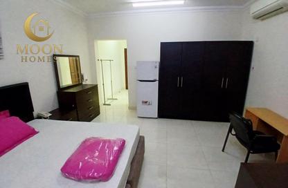 Apartment - Studio - 1 Bathroom for rent in Umm Ghuwailina 4 - Umm Ghuwailina - Doha