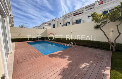 فيلا - 6 غرف نوم - 7 حمامات للايجار في حدائق جاردينو - فيلات جاردينو - جزيرة اللؤلؤة - الدوحة