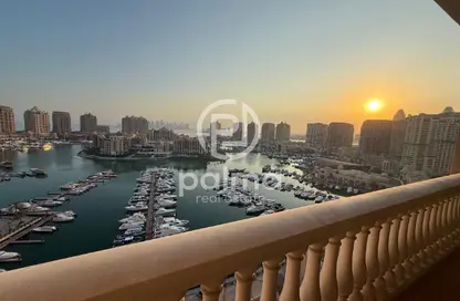Apartment - 2 Bedrooms - 2 Bathrooms for rent in Tower 14 - Porto Arabia - The Pearl Island - Doha