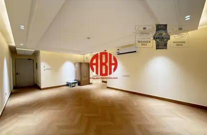 شقة - 2 غرف نوم - 2 حمامات للايجار في شارع النصر - النصر - الدوحة