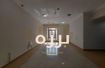 Apartment - 3 Bedrooms - 3 Bathrooms for rent in Al Mansoura - Al Mansoura - Doha