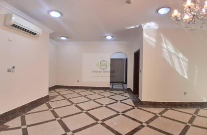 Apartment - 2 Bedrooms - 2 Bathrooms for rent in Muntazah 7 - Al Muntazah - Doha