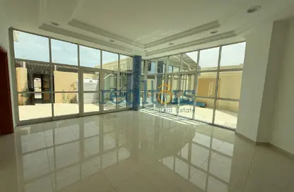 فيلا - 7 غرف نوم - 8 حمامات للايجار في اوبت - تي سي اتش ا - الغرافة - الغرافة - الدوحة