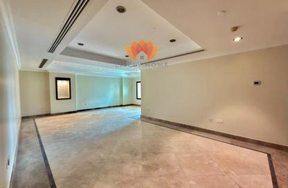 Apartment - 2 Bedrooms - 3 Bathrooms for rent in East Porto Drive - Porto Arabia - The Pearl Island - Doha