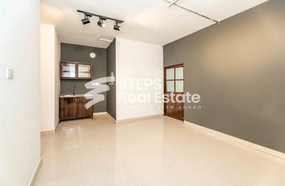 Office Space - Studio - 1 Bathroom for rent in Umm Salal Mahammad - Umm Salal City - Doha