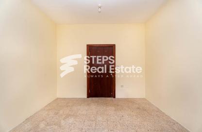 Labor Camp - Studio - 7+ Bathrooms for rent in Industrial Area 4 - Industrial Area - Industrial Area - Doha