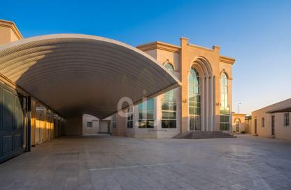 Villa - 7+ Bedrooms - 7+ Bathrooms for rent in Al Dafna - Doha