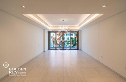 Apartment - 2 - 4 for sale in Crystal Residence - Gewan Island - The Pearl Island - Doha
