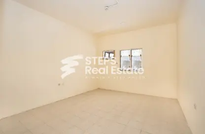 Labor Camp - Studio - 4 Bathrooms for rent in Industrial Area 4 - Industrial Area - Industrial Area - Doha