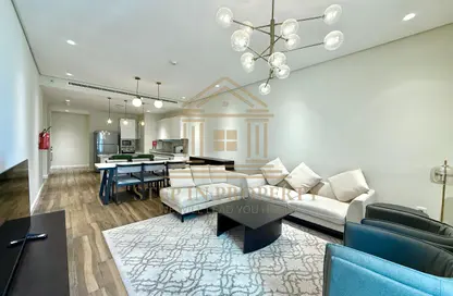 Apartment - 2 Bedrooms - 4 Bathrooms for rent in Floresta Gardens - Floresta Gardens - The Pearl Island - Doha