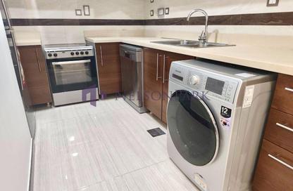 Apartment - 1 Bedroom - 2 Bathrooms for rent in Tower 21 - Porto Arabia - The Pearl Island - Doha