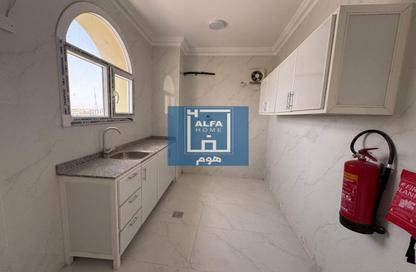 Apartment - 2 Bedrooms - 2 Bathrooms for rent in Bin Omran 35 - Fereej Bin Omran - Doha