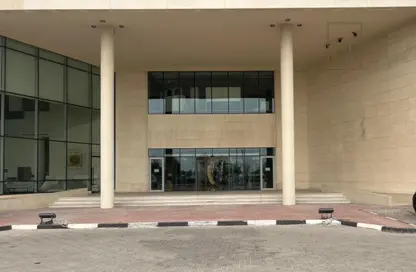 مساحات مكتبية - غرفة نوم - 4 حمامات للايجار في الريان القديمة - الريان - الدوحة