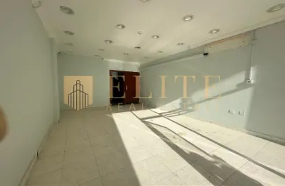 محل تجاري - استوديو - 1 حمام للايجار في شارع عمار بن ياسر - العزيزية - الدوحة