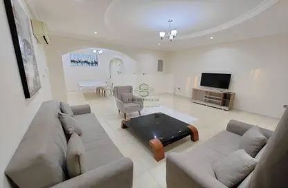 Apartment - 2 Bedrooms - 2 Bathrooms for rent in Al Nasr Street - Al Nasr - Doha