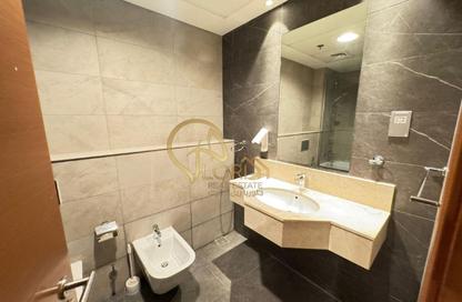 Apartment - 1 Bedroom - 2 Bathrooms for rent in West Bay Tower - West Bay - West Bay - Doha