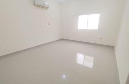 Apartment - Studio - 1 Bathroom for rent in Izghawa - Izghawa - Doha