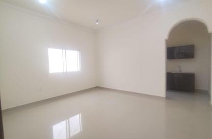 Apartment - Studio - 1 Bathroom for rent in Izghawa - Izghawa - Doha