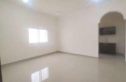 Apartment - Studio - 1 Bathroom for rent in Izghawa - Izghawa - Doha