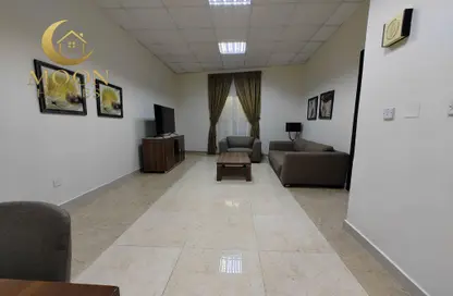 Apartment - 1 Bedroom - 1 Bathroom for rent in Umm Ghwailina Comm - Umm Ghuwalina - Umm Ghuwailina - Doha
