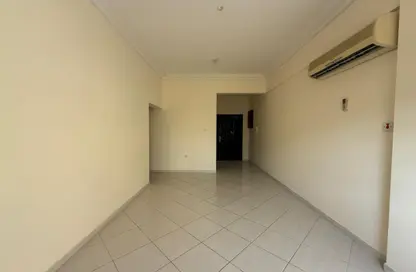 شقة - 2 غرف نوم - 2 حمامات للايجار في شارع ثابت بن زايد - المنصورة - الدوحة