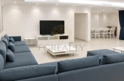 Apartment - 4 Bedrooms - 5 Bathrooms for sale in West Porto Drive - Porto Arabia - The Pearl Island - Doha