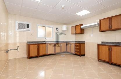 Apartment - 2 - 3 for rent in Umm Ghwailina Comm - Umm Ghuwalina - Umm Ghuwailina - Doha