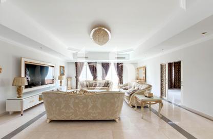 Penthouse - 4 Bedrooms - 6 Bathrooms for sale in West Porto Drive - Porto Arabia - The Pearl Island - Doha