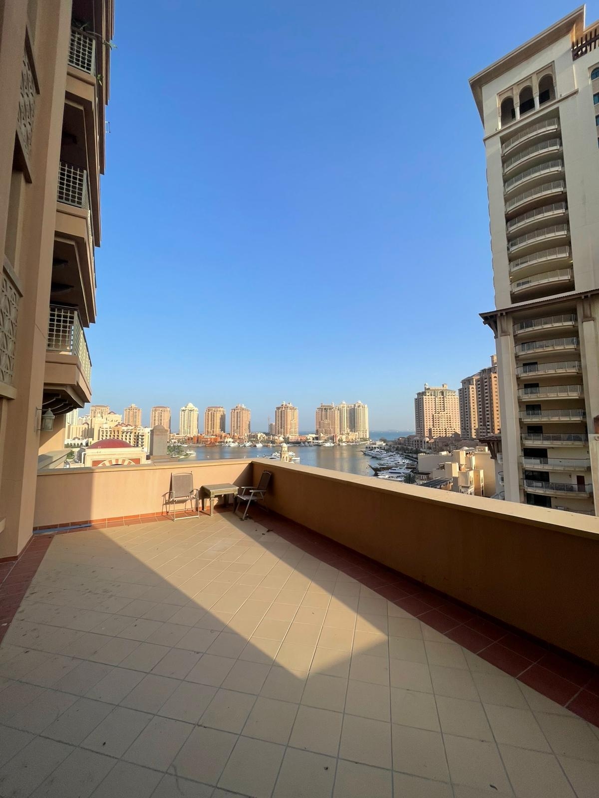 MARINA VIEW 3BEDROOM PLUS MAID WITH BIG BALCONY thumbnail 4