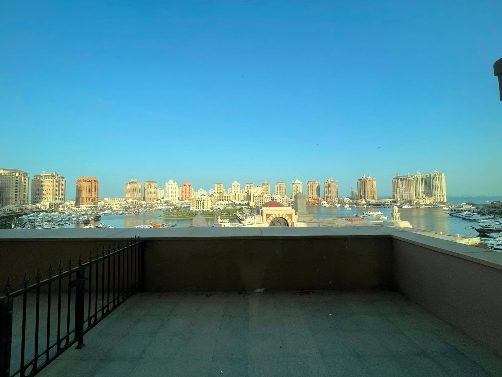 MARINA VIEW 3BEDROOM PLUS MAID WITH BIG BALCONY thumbnail 11