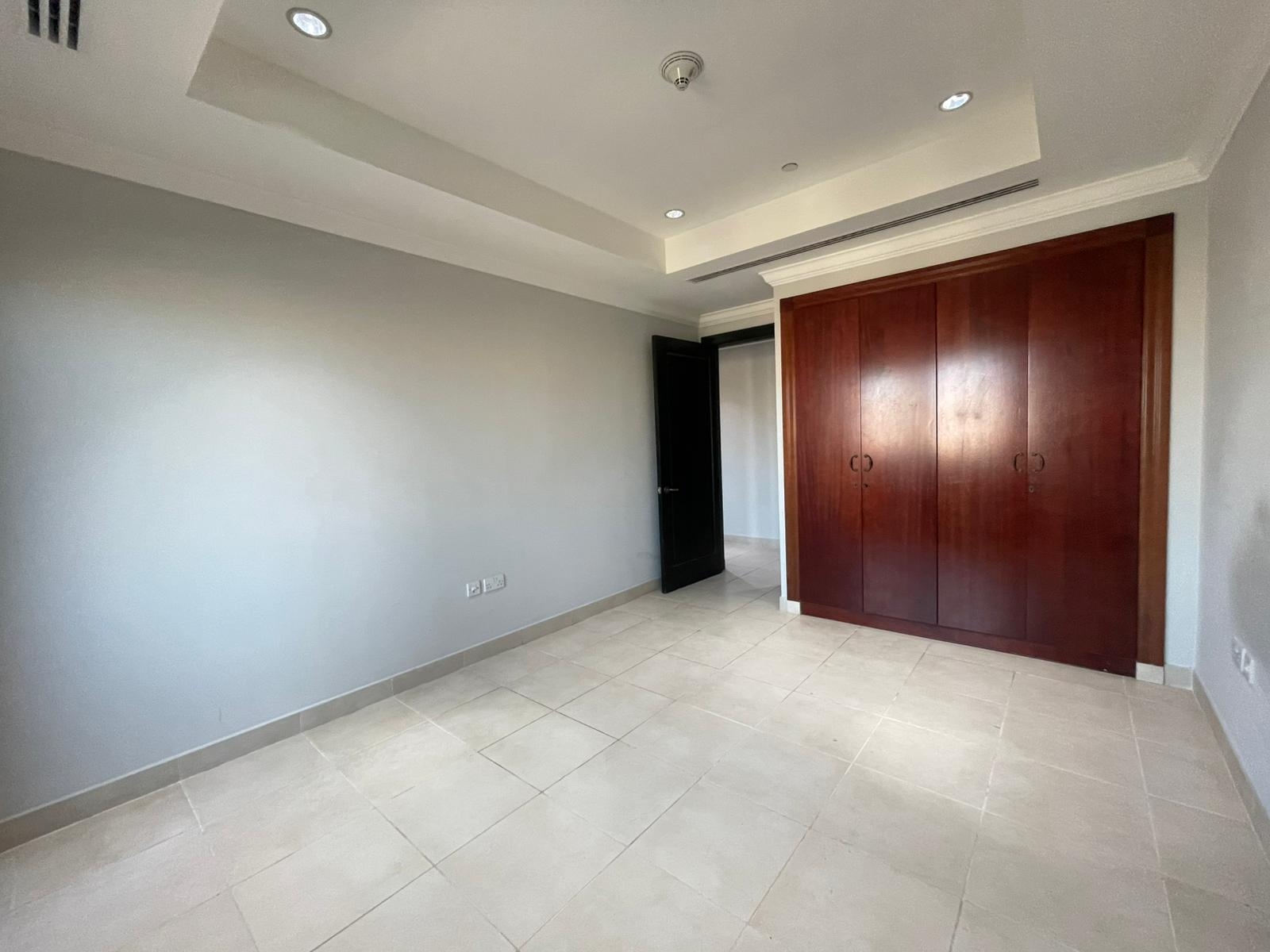 MARINA VIEW 3BEDROOM PLUS MAID WITH BIG BALCONY thumbnail 18