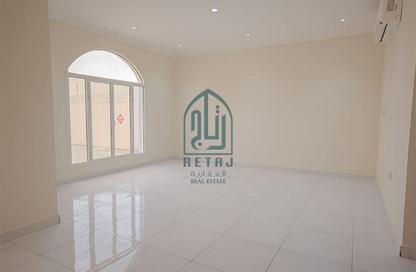 فيلا - 6 غرف نوم - 4 حمامات للايجار في أم صلال علي - أم صلال على - الدوحة
