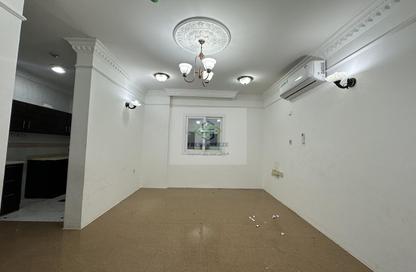 Apartment - 1 - 1 for rent in Umm Ghwailina Comm - Umm Ghuwalina - Umm Ghuwailina - Doha Apartment - 1 - 1 for rent in Umm Ghwailina Comm - Umm Ghuwalina - Umm Ghuwailina - Doha