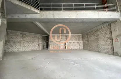 معرض - استوديو - 1 حمام للايجار في شارع الصناعية الشرقي - بركة العوامر - الوكرة