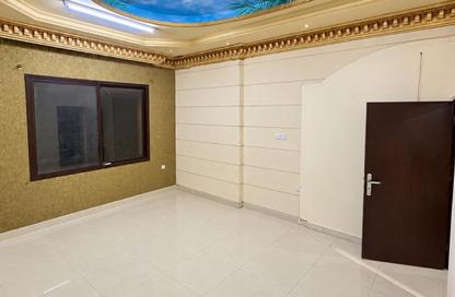 Apartment - Studio - 1 for rent in Wholesale Market Street - Abu Hamour - Doha Apartment - Studio - 1 for rent in Wholesale Market Street - Abu Hamour - Doha