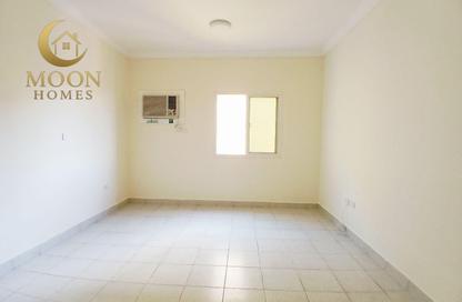 Apartment - 2 - 2 for rent in Umm Ghuwailina 4 - Umm Ghuwailina - Doha