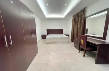 شقة - 2 غرف نوم - 2 حمامات للايجار في ام غوالينا تجارية - ام غويلينا - أم غويلينا - الدوحة