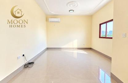 Apartment - 2 - 2 for rent in Umm Ghwailina Comm - Umm Ghuwalina - Umm Ghuwailina - Doha