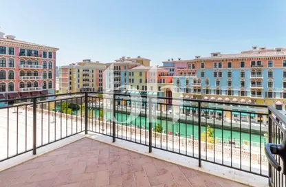 Apartment - 3 Bedrooms - 3 Bathrooms for rent in Carnaval - Qanat Quartier - The Pearl Island - Doha