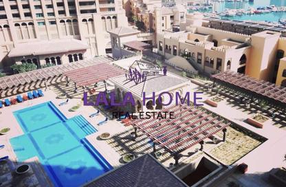 Apartment - 2 Bedrooms - 3 Bathrooms for rent in Piazza Arabia - Porto Arabia - The Pearl Island - Doha