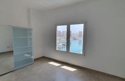 Apartment - 2 Bedrooms - 3 Bathrooms for rent in Tower 9 - Porto Arabia - The Pearl Island - Doha